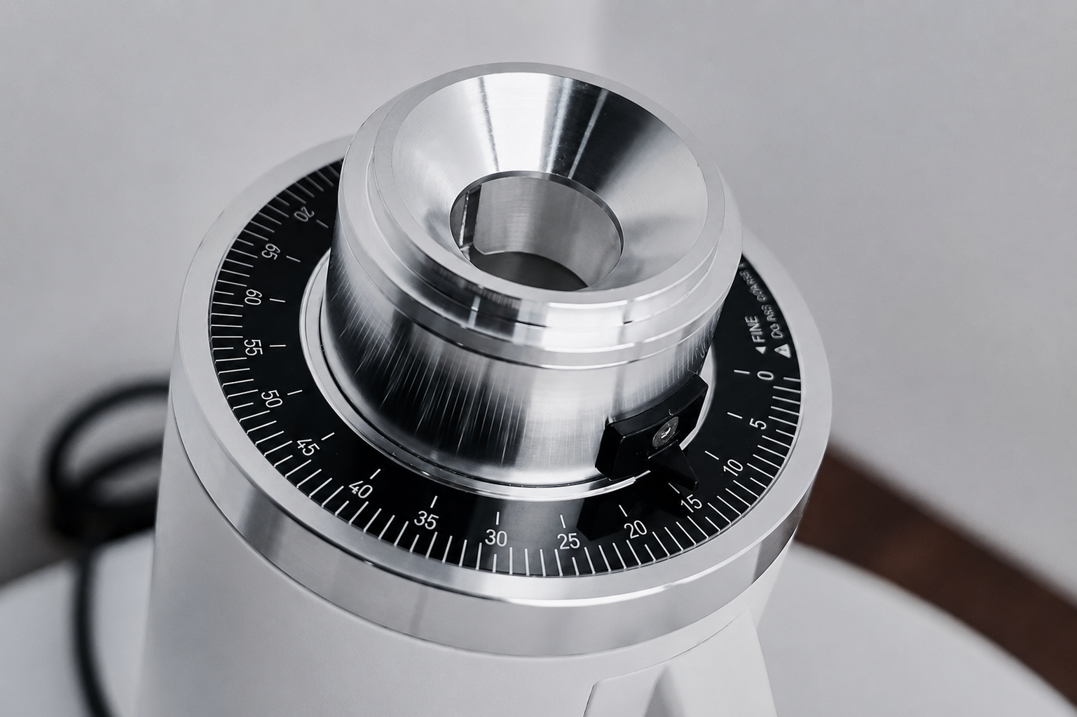 DF54 white top view - grind adjustment dial and anti-popcorn lid